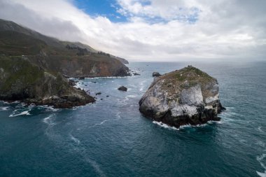 San Martin Kayası, Big Sur, Kaliforniya.