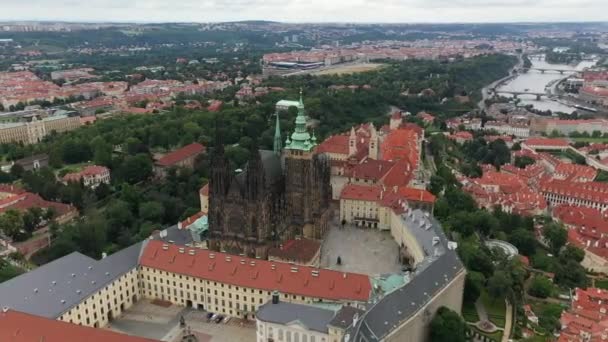 Prague Old Town Vitus Cathedral Prague Castle Complex Buildings Revealing — 图库视频影像