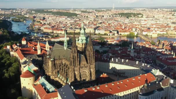 Prague Old Town Vitus Cathedral Prague Castle Complex Buildings Revealing — Wideo stockowe