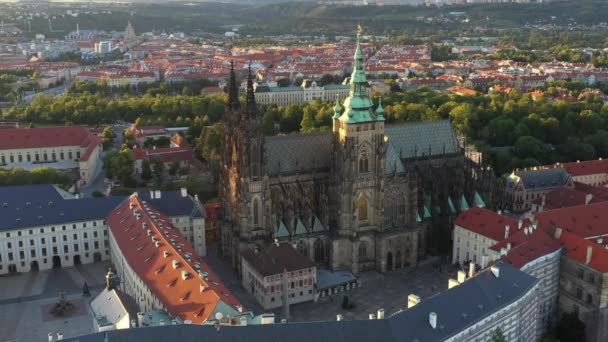 Pražské Staré Město Katedrálou Víta Pražským Hradním Komplexem Budovami Odhalujícími — Stock video