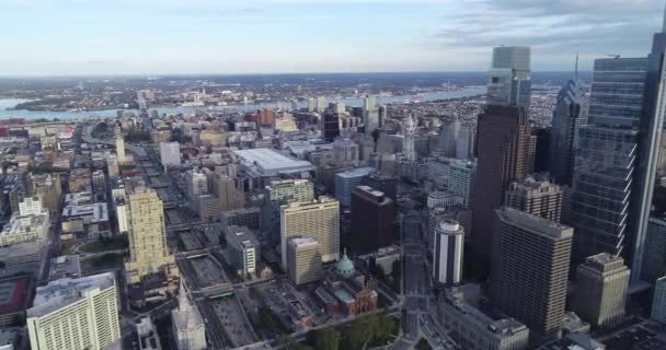 Luchtfoto Van Philadelphia Business District Downtown Stadhuis Vine Street Expressway — Stockvideo