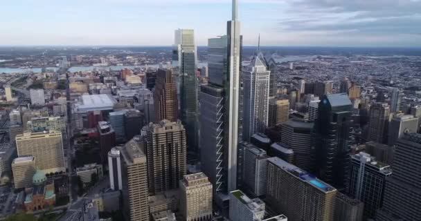 Aerial View Philadelphia Business District Downtown Delaware River Franklin Bridge — Vídeos de Stock