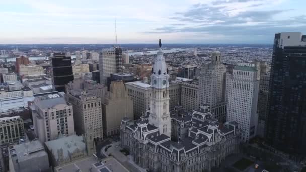 Beautiful Philadelphia City Hall William Penn Top Cityscape Pennsylvania Drone — Stock video