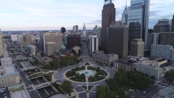 Philadelphia Cityscape Indah Dengan Balai Kota Logan Square Circle Cathedral — Stok Video