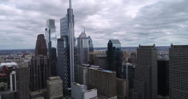 Cloudy Philadelphia Cityscape Logan Square City Hall Background — Stock video