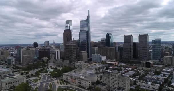 Cloudy Philadelphia Cityscape Logan Square City Hall Background — 비디오