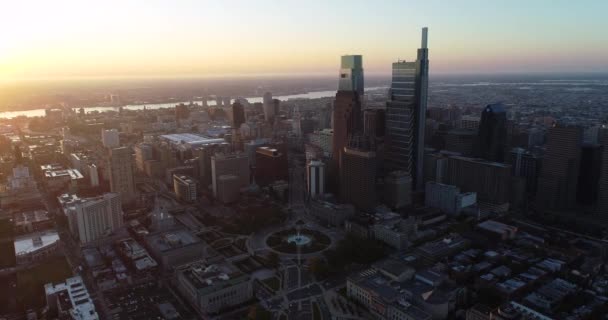 Philadelphia Cityscape Sunset Light Segundo Plano Business District Com Logan — Vídeo de Stock