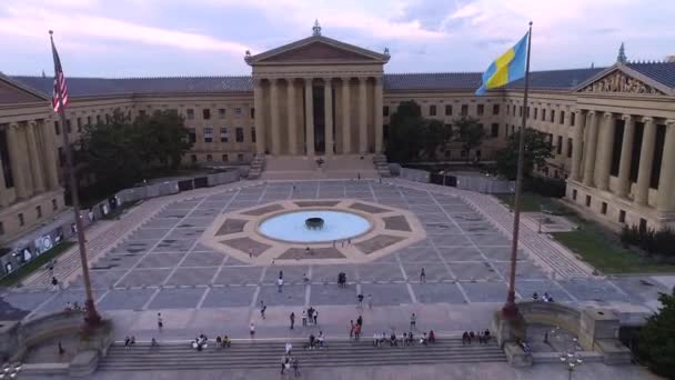 Philadelphia Museum Art Rocky Steps People Sitting Stairs Pennsylvania Pennsylvania — Αρχείο Βίντεο