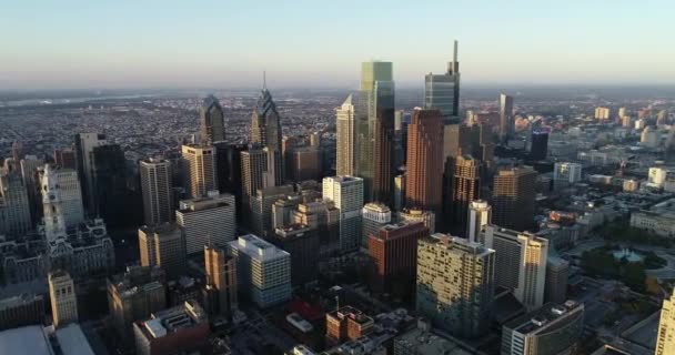 Philadelphia Stadtbild Sonnenuntergang Licht Hintergrund Geschäftsviertel Mit Logan Square — Stockvideo