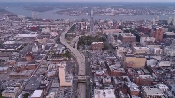 Vine Street Expressway Filadélfia Cityscape Com Rio Delaware Ponte Ben — Vídeo de Stock