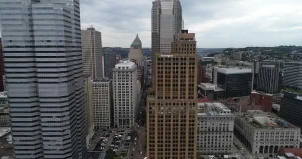 Pittsburgh Cityscape Pennsylvania Business District Downtown Skyscrapers Background Drone Point — Stock video
