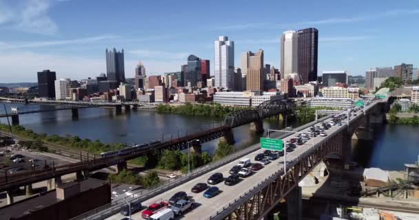 Letecký Pohled Pittsburgh Pensylvánii Denní Obchodní Čtvrti Provoz Pozadí Most — Stock video