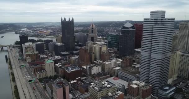 Pittsburgh City Pennsylvania Business District Downtown Skyscrapers Towers Background Drone — Stockvideo