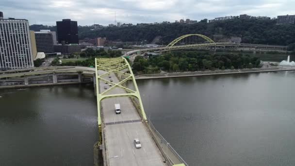 Fort Duquesne Bridge Pittsburgh Pennsylvania Cloudy Day Allegheny River Background — 图库视频影像