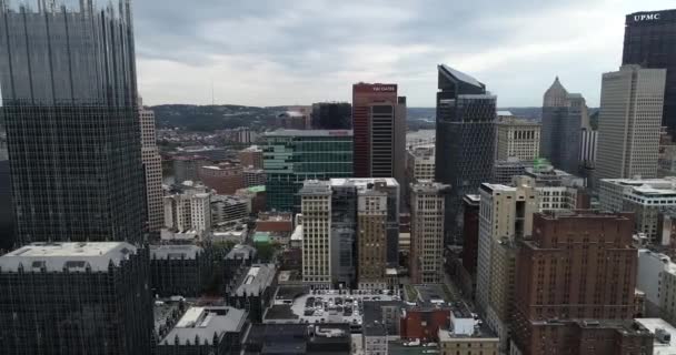Pittsburgh City Pennsylvania Business District Downtown Skyscrapers Towers Background Drone — Video