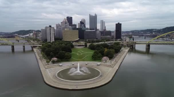 Philadelphia Skyline Skyscrapers Business District Background Point State Park Fountain — Video