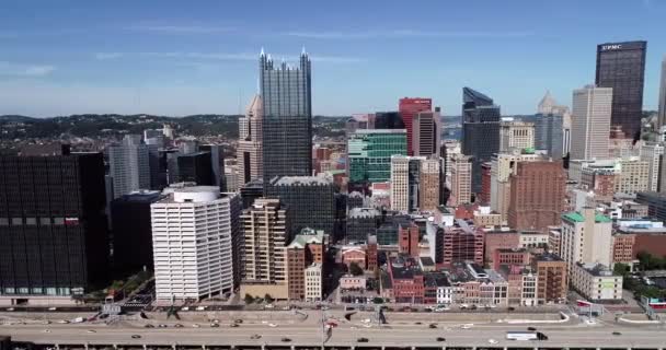 Pittsburgh Cityscape Pennsylvania City Famous Because Bridges Skyscrapers Traffic Background — Wideo stockowe