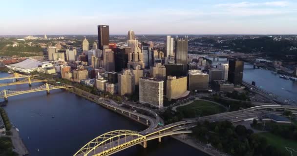 Pittsburgh Cityscape Pennsylvania City Famous Because Bridges Sunset Light Business — 비디오