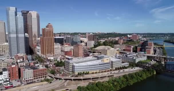 Pittsburgh Cityscape Pennsylvania Dagtid Med Flygfoto Över Affärsdistrikt Och Trafik — Stockvideo