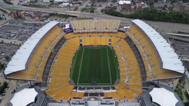 ペンシルベニア州ピッツバーグのサッカースタジアムの空中ビュー — ストック動画