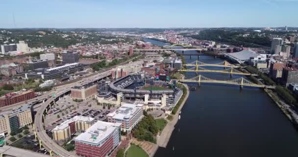宾夕法尼亚匹兹堡的空中景观 白天和Pnc公园在一起匹兹堡海盗案 — 图库视频影像