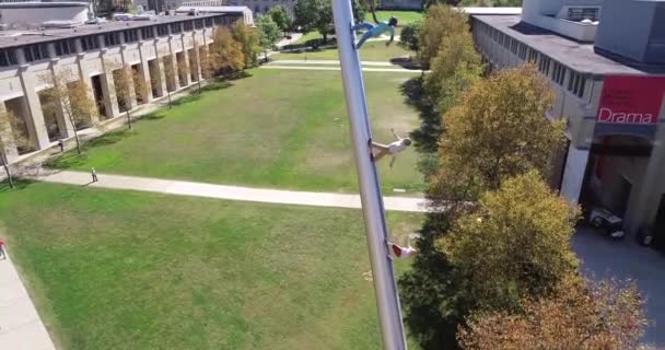 Carnegie Mellon University Pittsburghu Pensylwania Stany Zjednoczone Spacer Pomnika Nieba — Wideo stockowe