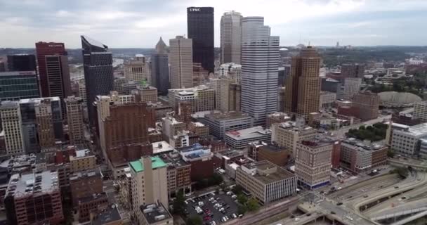Aerial View Pittsburgh Pennsylvania Daytime Business District Background — Vídeo de stock