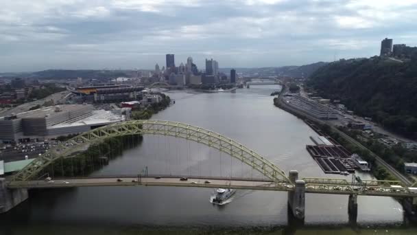 Вест Енд Міст Піттсбурзі Штат Пенсильванія Річка Огайо Задньому Плані — стокове відео