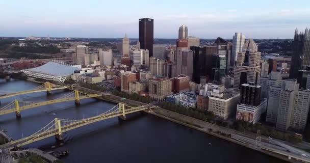 Вид Повітря Піттсбург Пенсильванія Бізнес Район Річка Аллегейні Мости Задньому — стокове відео