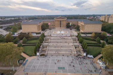 Philadelphia Pennsylvania Sanat Müzesi. Philadelphia Sanat Müzesi 'nin girişine 72 taş adım kaldı. Philadelphia, Pennsylvania.