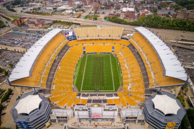 Pittsburgh Heinz Field stadium located in the Pittsburgh, Pennsylvania. It is a home of the NFL Pittsburgh Steelers and the NCAA Pittsburgh Panthers.