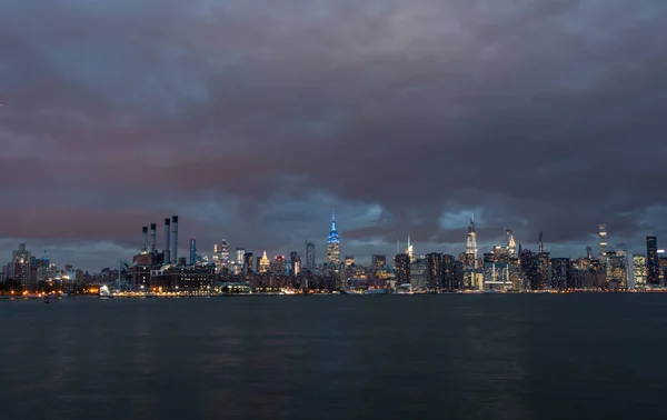 Nyc Cityscape Met Stormy Cloudy Blue Sky Achtergrond Late Herfst — Stockfoto