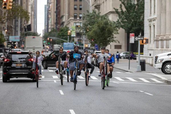 Manhattan Nyc October 2019 Street Riders Riding Street Nyc Manhattan – stockfoto