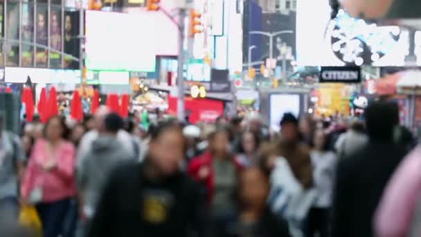 Anonymous Urban Crowd Commuters Unrecognizable Tourists Walking Manhattan Nyc 5Th — Vídeo de stock