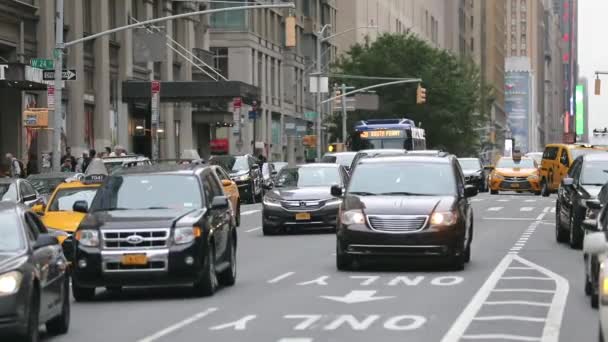 Щоденний Рух Годину Пік Нью Йорку Манхеттен Truck Cabs Public — стокове відео