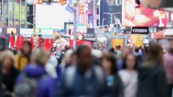 Anonymous Urban Crowd Commuters Unrecognizable Tourists Walking Manhattan Nyc 5Th — Vídeo de Stock