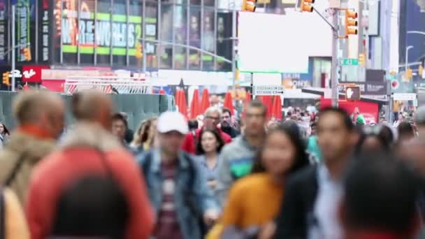 Anonymous Urban Crowd Commuters Unrecognizable Tourists Walking Manhattan Nyc Blurry — Vídeo de Stock