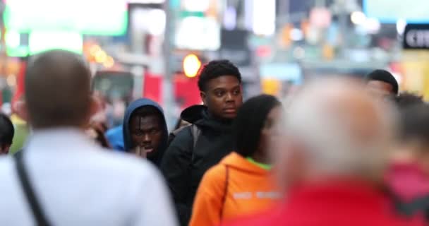 Anonymous Urban Crowd Commuters Unrecognizable Tourists Walking Manhattan Nyc Times — Video Stock