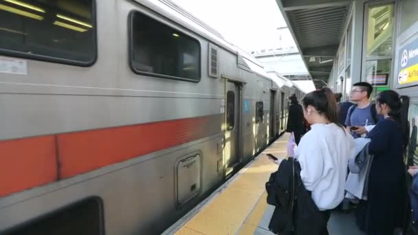 Newark International Airport Train Station Arriving Train New York Many — Stock videók