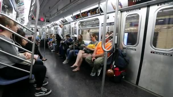 Nyc Subway Train Commuter People Riding Subway Car Work Crowded — стоковое видео
