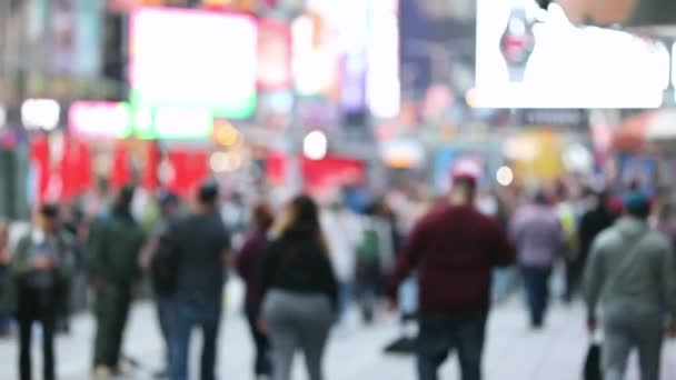 Urban Crowd Commuters Blurry Unrecognizable Tourists Walking Manhattan Nyc 7Th — Vídeo de Stock