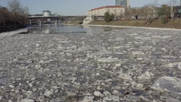 Ice Drift Vilnius Lithuania River Neris Ice Floes Float River — Stockvideo