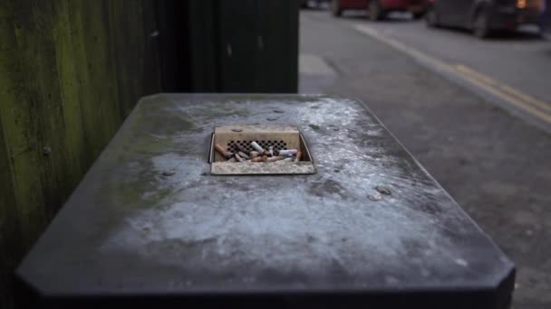 Cigarette Butts Ashtray Public Trash Can England London — Stockvideo