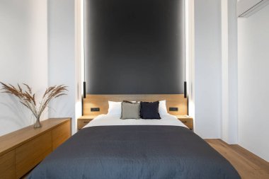 Beautiful Furnished Master Bedroom Interior Design in Luxury Home. Big Modern Bedroom.