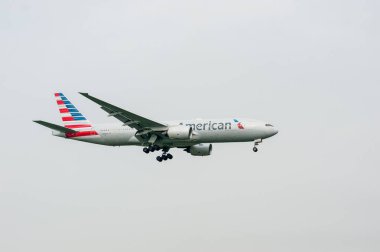 American Airlines Boeing 777 N718AN landing in London Heathrow International Airport.