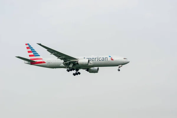 American Airlines Boeing 777 N718An Landing London Heathrow International Airport — Stock Photo, Image