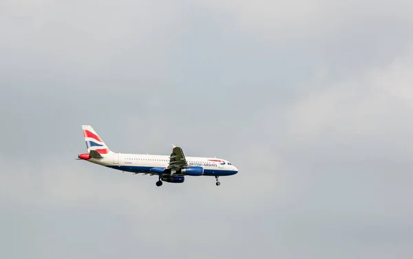 British Airways Airlines Airbus A320 Euuh Landing London Heathrow International — Stock Photo, Image