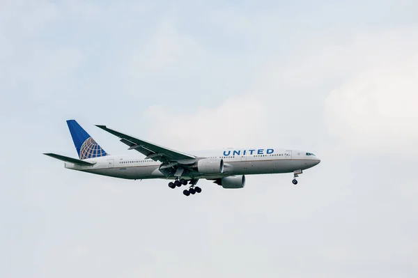 United Airlines Boeing 777 N799Ua Landing London Heathrow International Airport — Stock Photo, Image