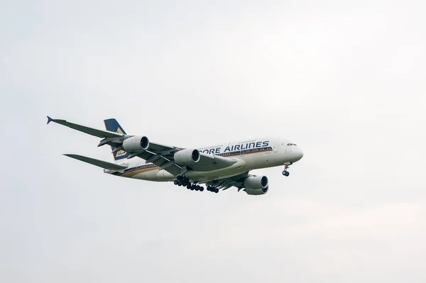 Singapore Airlines Airbus A380 Skt Landing London Heathrow International Airport — Stock Photo, Image
