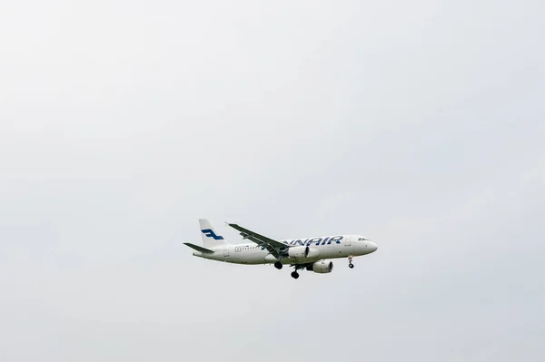 Finnair Airlines Airbus A320 Lxh Landing London Heathrow International Airport — Stock Photo, Image